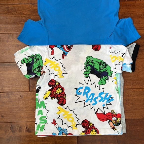 4 Pack Tee Marvel Size 4T - Picture 5 of 7